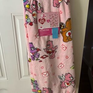 New Release Disney Winnie the Pooh Valentines Day Throw Blanket